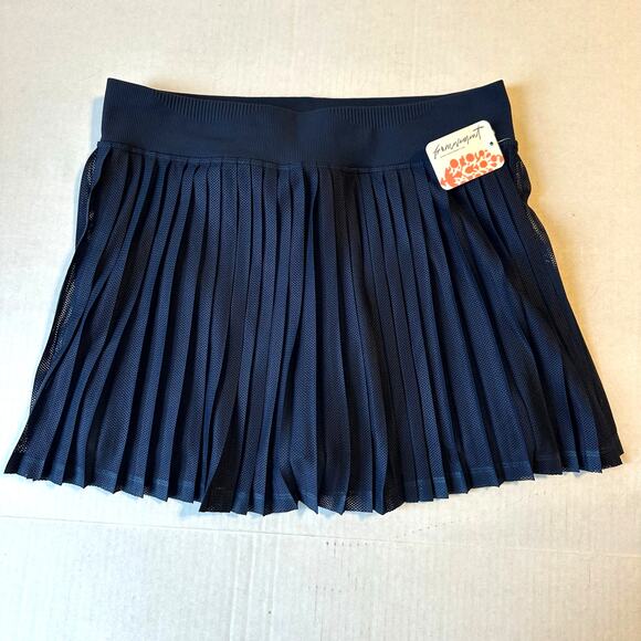 NEW Free People‎ Movement Rally Ruffle Pleated Skort Sz M/L - Picture 1 of 8